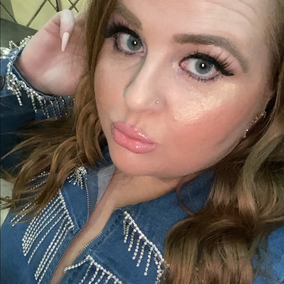 Meet your Posher, Sheila - Picture 3 of 5